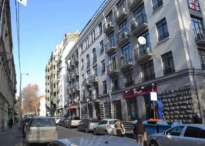 L&L Apartment